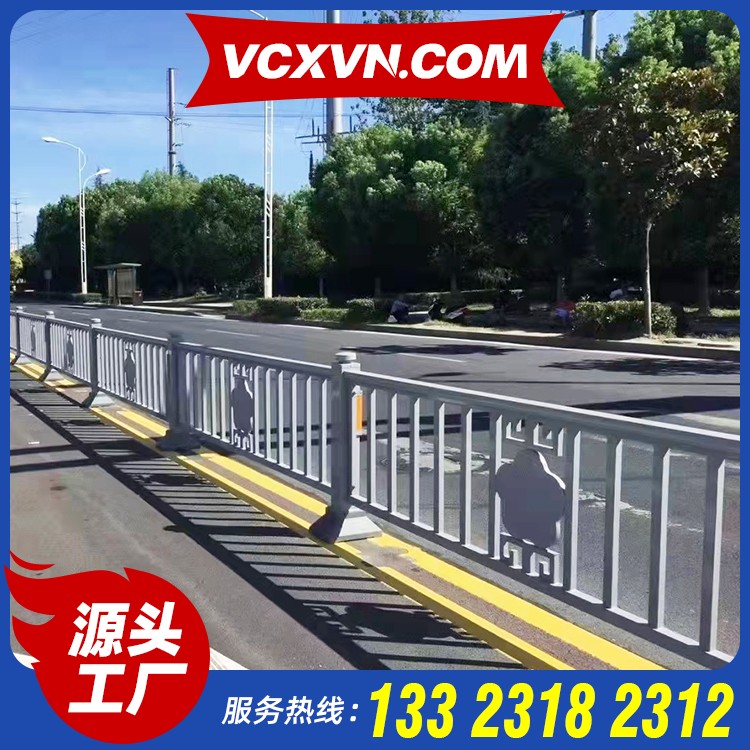 镀锌市政护栏多少钱一米 道路交通护栏厂商 道路马路护栏多少钱一米 道路中间护栏
