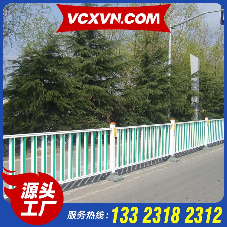 道路金色隔离护栏多少钱 城市马路隔离护栏 城市道路隔离栏价格 黄金护栏多钱一米