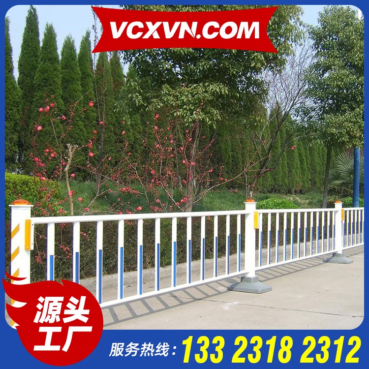 护栏交通护栏厂家 京式公路护栏多少钱 锌钢市政护栏生产 市政景观围栏